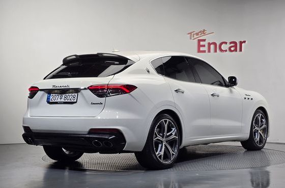 Maserati Levante 3.0 S AWD Modena — пробег 29 969 км — фото 2 из 5