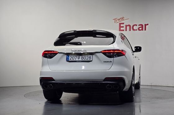 Maserati Levante 3.0 S AWD Modena — пробег 29 969 км — фото 4 из 5