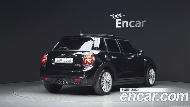 Mini Cooper 5Door Standard 3rd — пробег 80 937 км — фото 2 из 5