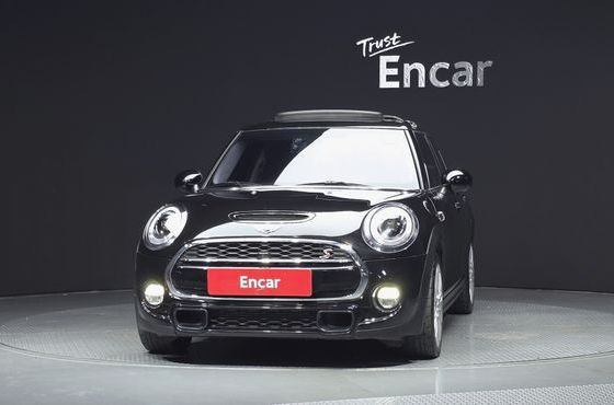 Mini Cooper 5Door Standard 3rd — пробег 80 937 км — фото 3 из 5