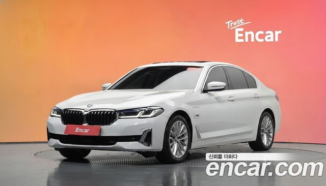 BMW 5-Series 530e Luxury — пробег 82 488 км — фото 1 из 5