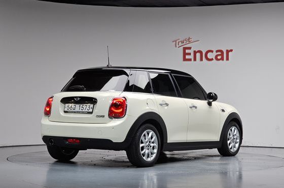 Mini Cooper 5Door Standard 3rd — пробег 56 522 км — фото 2 из 5