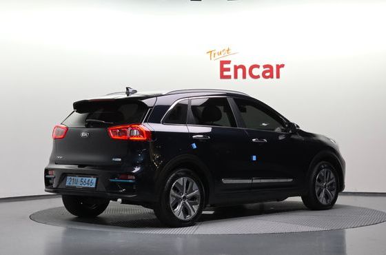 Kia Niro Noblesse — пробег 88 068 км — фото 2 из 5