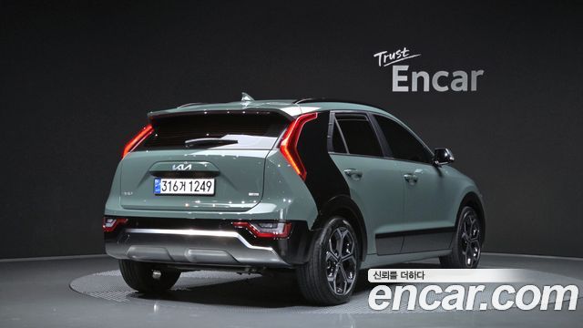 Kia Niro Signature — пробег 39 401 км — фото 2 из 5
