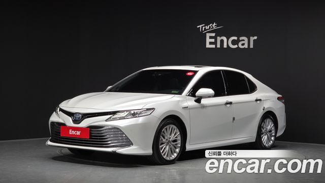 Toyota Camry 2.5 XLE Hybrid — пробег 43 395 км — фото 1 из 5