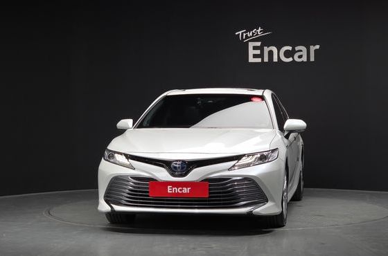 Toyota Camry 2.5 XLE Hybrid — пробег 43 395 км — фото 3 из 5