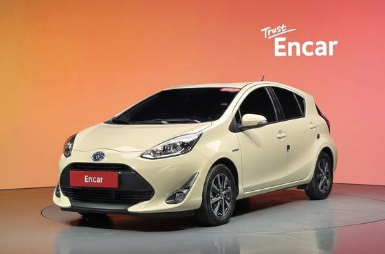 Toyota Prius 1.5 — пробег 71 348 км — фото 1 из 5