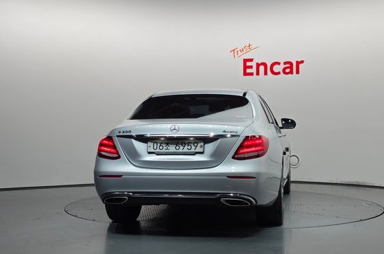 Mercedes-Benz E-Class E300 4MATIC Avnatgarde — пробег 147 516 км — фото 4 из 5