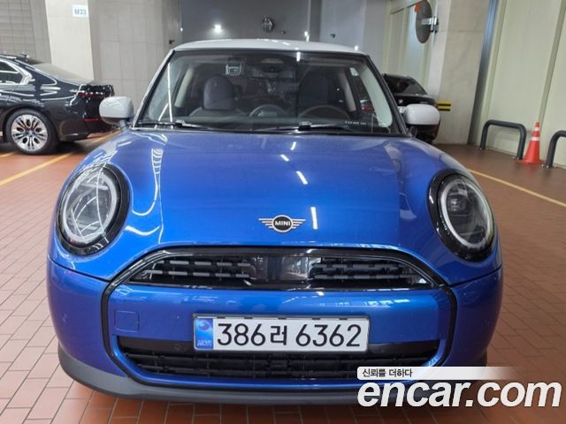 Mini Cooper Classic — пробег 11 880 км — фото 1 из 5
