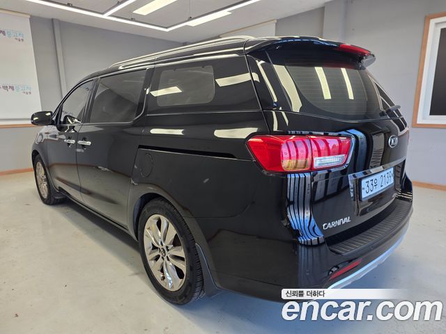 Kia Carnival из Кореи Encar