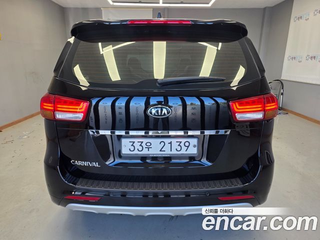 Kia Carnival из Кореи Encar