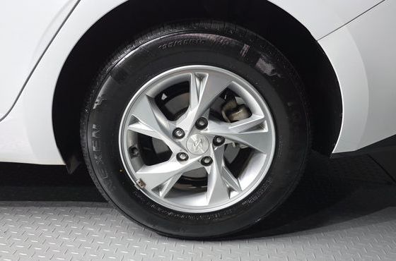 Hyundai AVANTE 1.6 Smart — пробег 21 803 км — фото 5 из 5