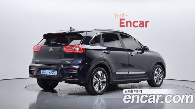 Kia Niro Noblesse — пробег 183 043 км — фото 2 из 5