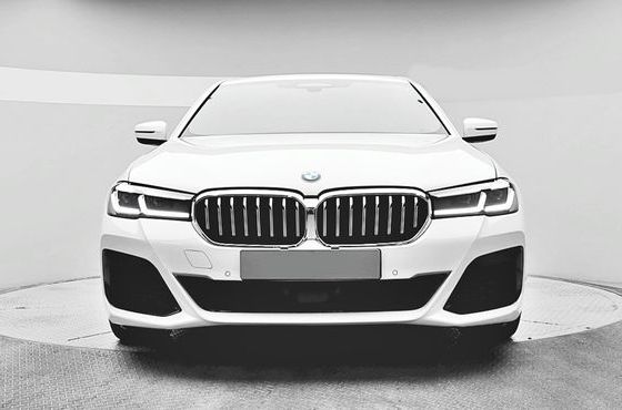 BMW 5-Series 520i M Sport — пробег 32 988 км — фото 3 из 5