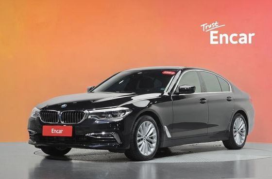 BMW 5-Series 530i xDrive Luxury Plus — пробег 122 710 км — фото 1 из 5