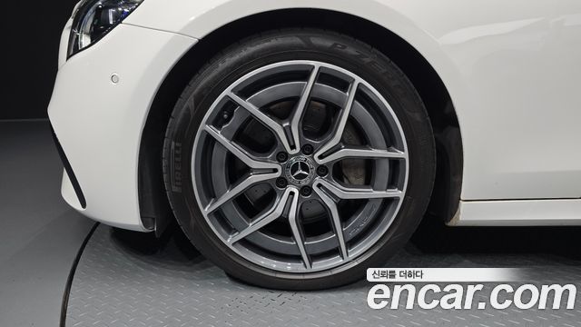 Mercedes-Benz E-Class E220d 4MATIC AMG Line — пробег 55 464 км — фото 5 из 5