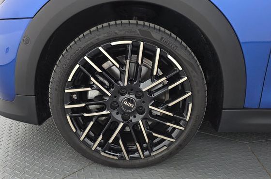 Mini Cooper Favoured — пробег 23 807 км — фото 5 из 5