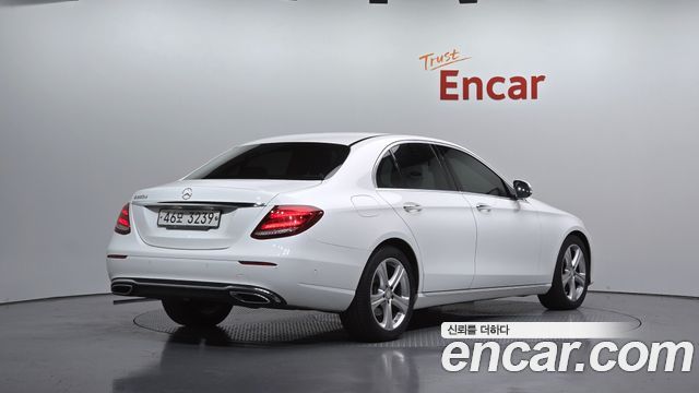 Mercedes-Benz E-Class из Кореи Encar