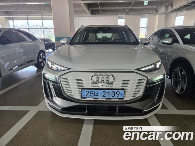 Audi Q6 e-tron S Line — пробег 200 км — фото 3 из 5