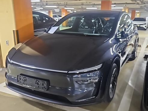 Tesla Model Y L Long Range AWD — пробег 13 км — фото 3 из 5