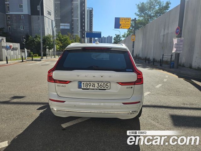 Volvo XC60 B5 Ultimate Bright — пробег 32 052 км — фото 4 из 5