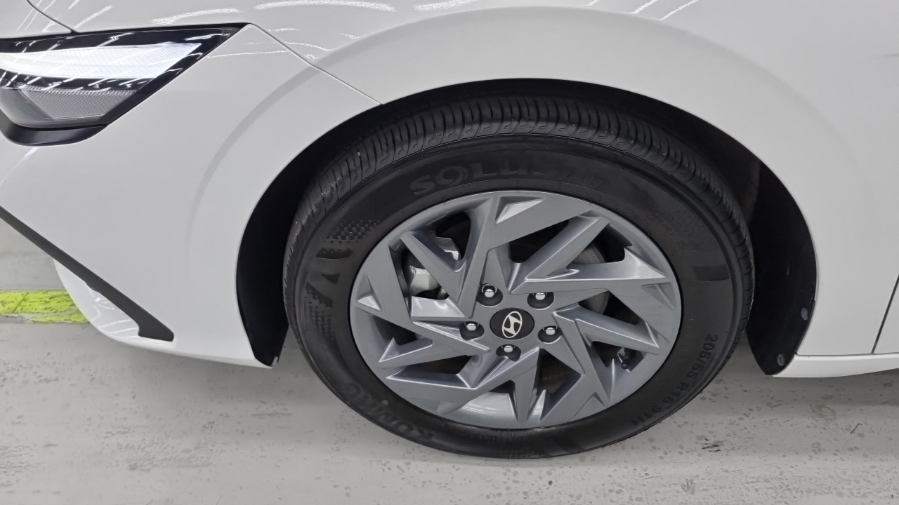 Hyundai AVANTE Modern — пробег 5 570 км — фото 5 из 5