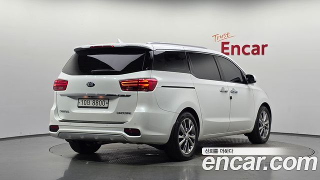 Kia Carnival Gasoline 7-Seater Limousine President — пробег 27 281 км — фото 2 из 5