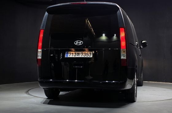 Hyundai Staria Tourer 11-Seater Modern — пробег 30 981 км — фото 4 из 5