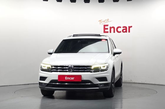 Volkswagen Tiguan 2.0 TDI Prestige — пробег 41 703 км — фото 3 из 5