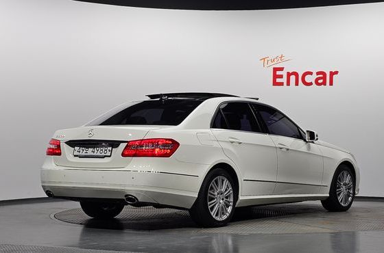 Mercedes-Benz E-Class E300 Elegance — пробег 142 556 км — фото 2 из 5
