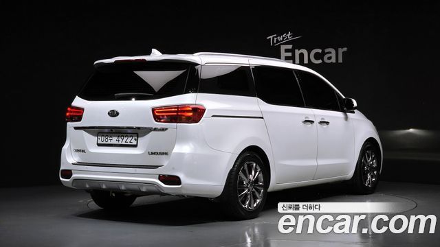 Kia Carnival 7-Seater Limousine VIP — пробег 71 646 км — фото 2 из 5