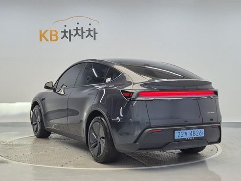 Tesla Model Y Premium Long Range AWD — пробег 17 105 км — фото 2 из 5