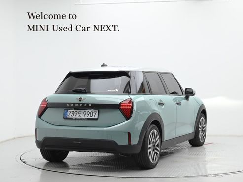 Mini Cooper 5Door Essential — пробег 32 км — фото 2 из 5