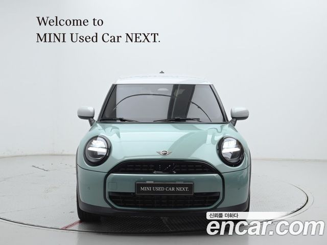 Mini Cooper 5Door Essential — пробег 32 км — фото 3 из 5