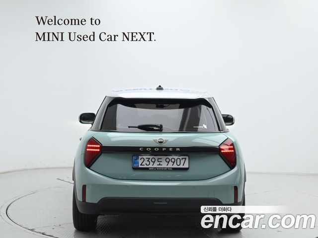 Mini Cooper 5Door Essential — пробег 32 км — фото 4 из 5