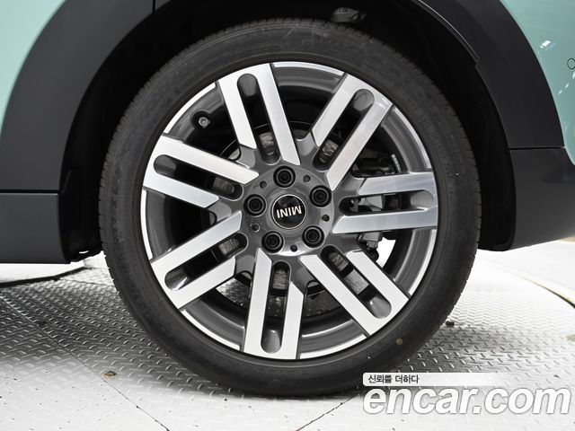 Mini Cooper 5Door Essential — пробег 32 км — фото 5 из 5
