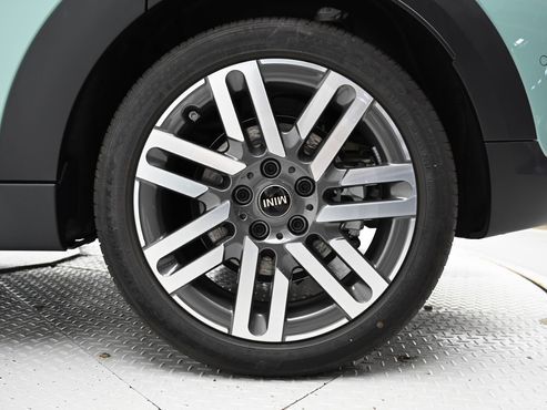 Mini Cooper 5Door Essential — пробег 32 км — фото 5 из 5
