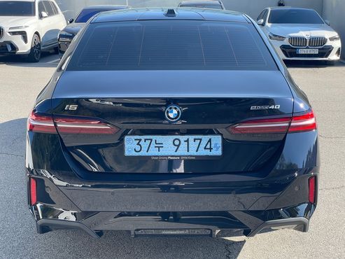 BMW i5 eDrive 40 M Sport — пробег 4 035 км — фото 4 из 5
