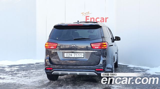 Kia Carnival 9-Seater Noblesse Special — пробег 118 739 км — фото 4 из 5