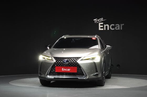 Lexus UX 2.0 2WD — пробег 105 811 км — фото 3 из 5