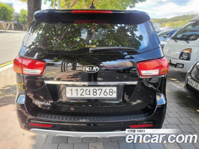 Kia Carnival 9-seater Luxury — пробег 146 883 км — фото 4 из 5