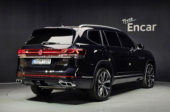 Volkswagen Atlas 2.0 TSI R-LINE 7-Seater — пробег 7 264 км — фото 2 из 5