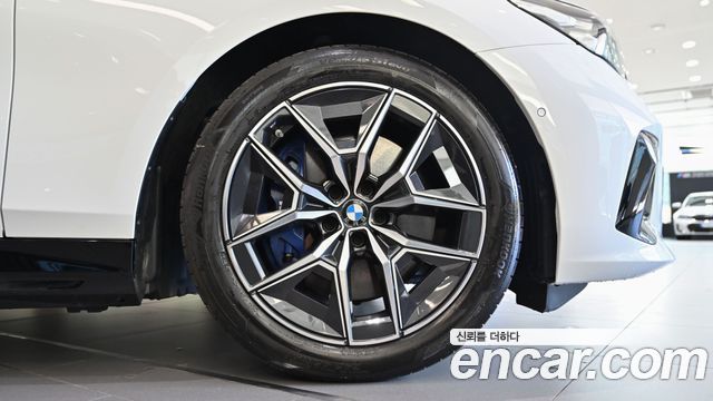 BMW i5 eDrive 40 M Sport — пробег 9 557 км — фото 5 из 5