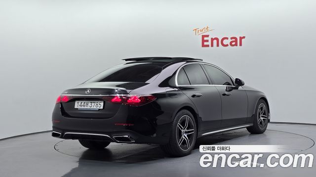 Mercedes-Benz E-Class E200 AMG Line — пробег 1 517 км — фото 2 из 5