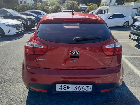 Kia pride 1.4 MPI Hatchback Deluxe — пробег 87 761 км — фото 4 из 5