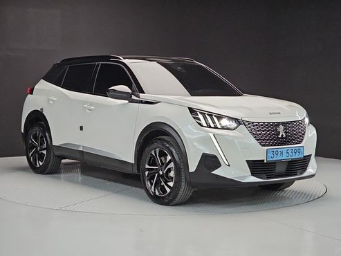 Peugeot 2008 EV GT — пробег 11 879 км — фото 2 из 5