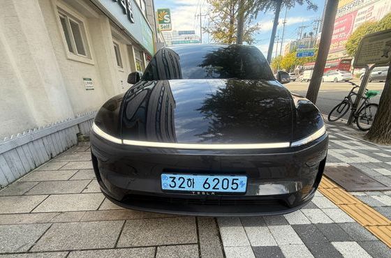 Tesla Model Y RWD — пробег 8 758 км — фото 1 из 5