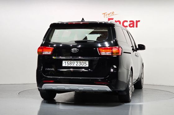 Kia Carnival 9-Seater Noblesse Special — пробег 223 568 км — фото 4 из 5