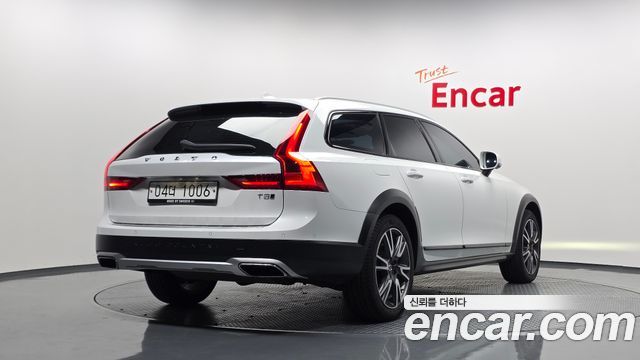 Volvo V90 T5 Pro AWD — пробег 159 092 км — фото 2 из 5