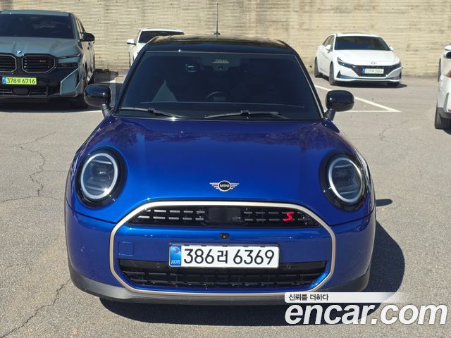 Mini Cooper 5 Door Favoured — пробег 4 029 км — фото 3 из 5